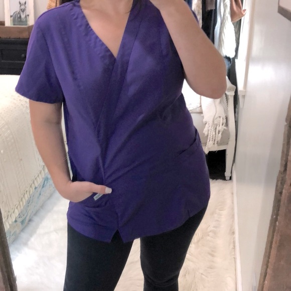 GREYS Anatomy large purple nurses scrub top - Picture 1 of 5